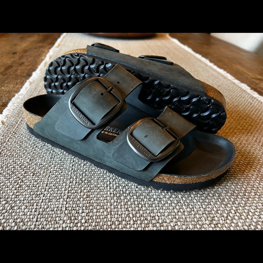 Arizona Big Buckle Sandals in Green